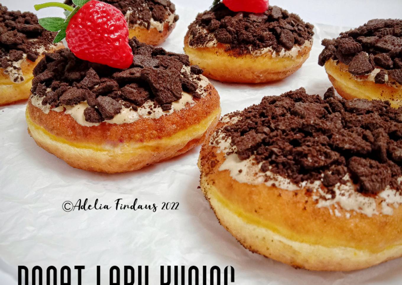 Donat Labu Kuning Topping Oreo