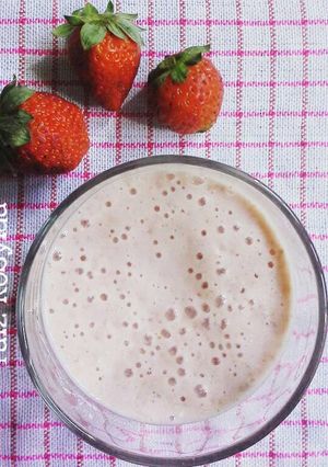 Foto resep Strawberry Breakfast Smoothie