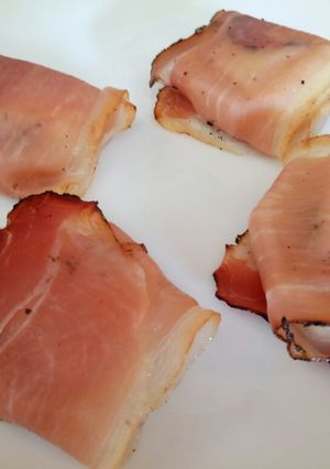 A picture of Kiwi cheesy parcels.
