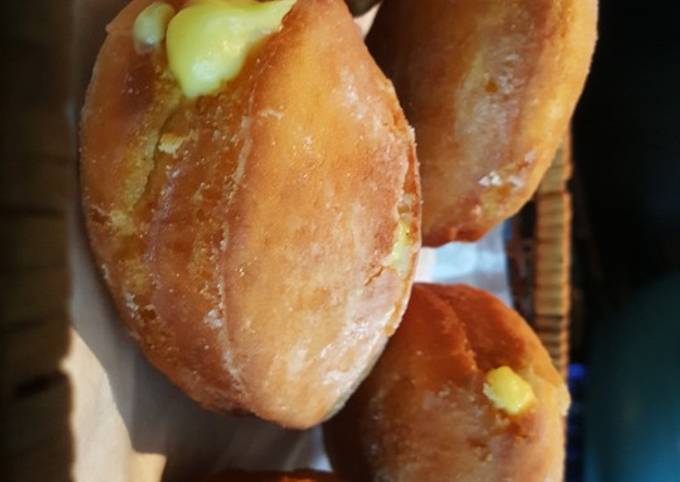 Langkah Mudah untuk Membuat Donuts filled with vanilla custard ice Anti Gagal