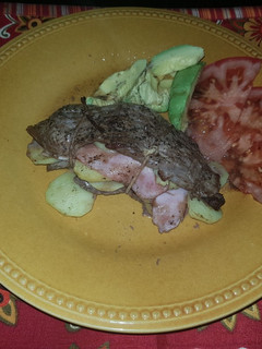 Una foto de Bistec relleno de papa y jamón