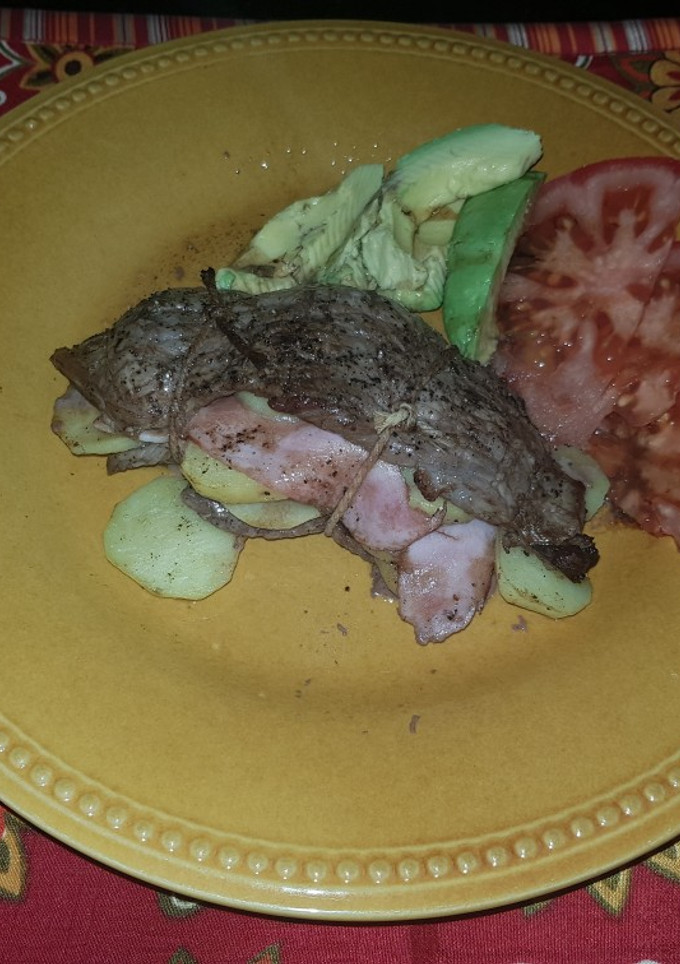 Una foto de Bistec relleno de papa y jamón