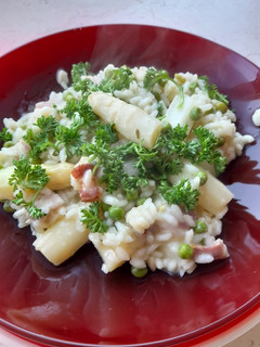 A picture of Asparagus and pea risotto.