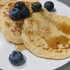 A picture of American-style pancakes.