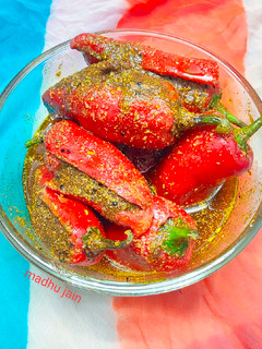 बनारसी लाल मिर्च का अचार (Banarasi lal mirch ka achar recipe in Hindi) रेसिपी मुख्य फोटो
