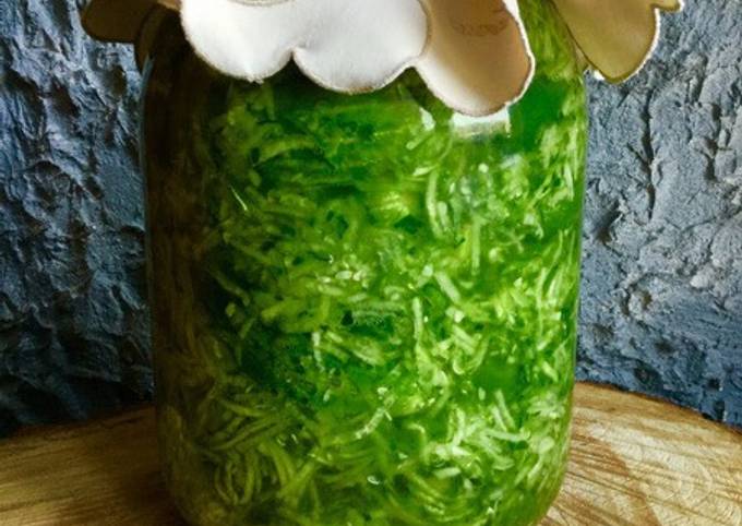 Консервированный салат из огурцов