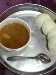 A picture of Idli Sambar.