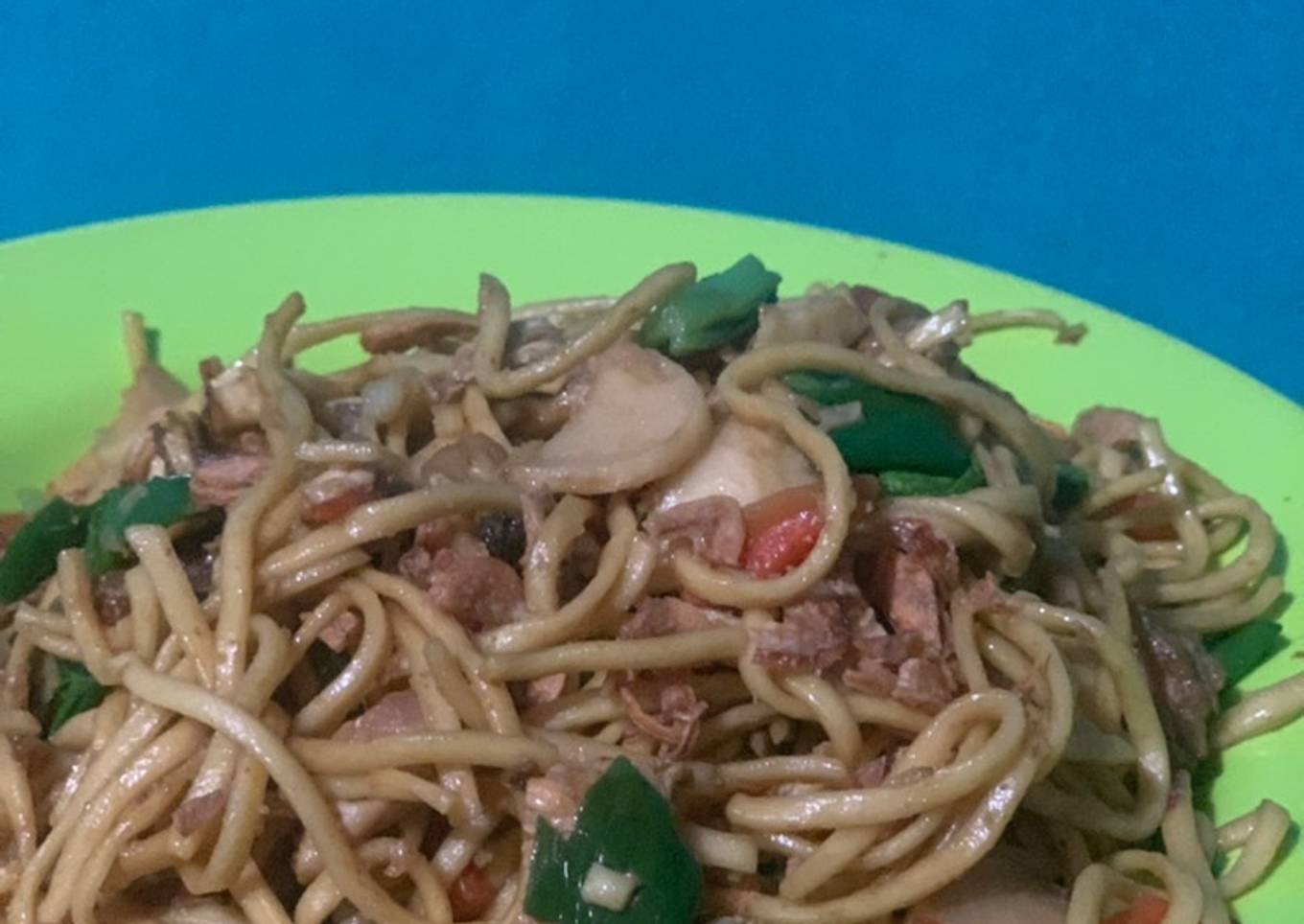 Mi goreng Ayam +Bakso ikan