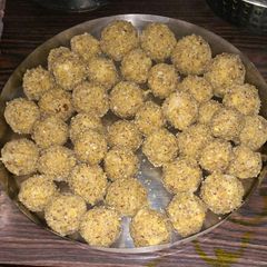 A picture of Dry dates laddoo.