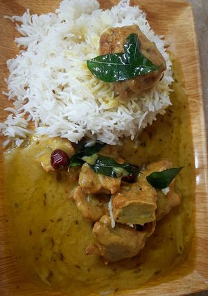 A picture of Egg pakora kadhi.