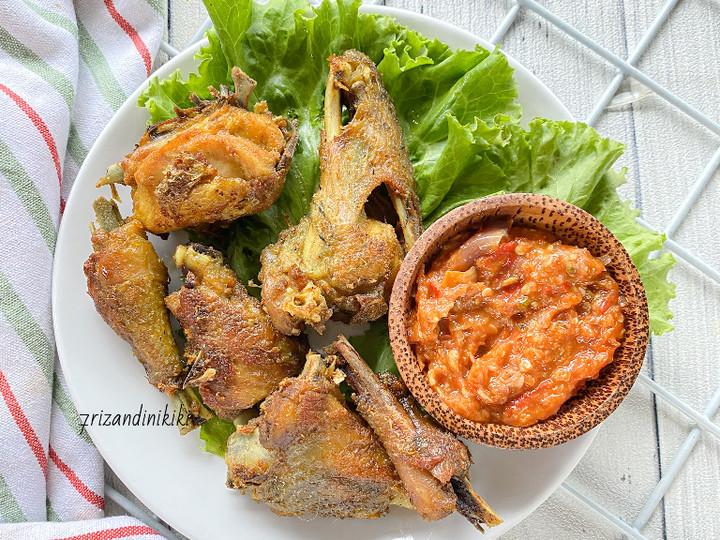 Bagaimana Membuat Ayam goreng kampung gurih empuk Enak