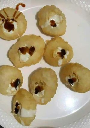 A picture of Dahi wale golgappe.