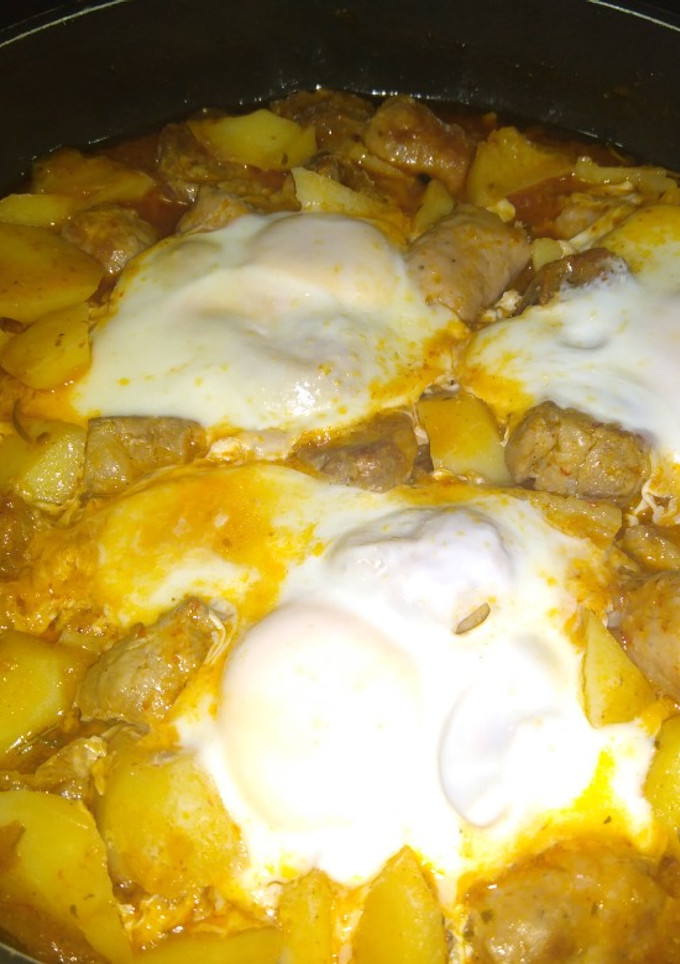 Una foto de Costillas con longaniza y patata
