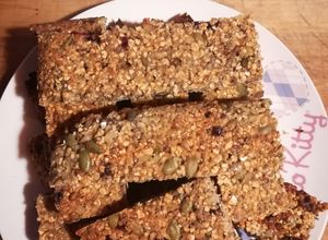 Una foto de Barritas de avena y quinoa inflada