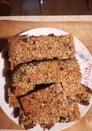 Una foto de Barritas de avena y quinoa inflada