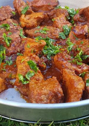 O poză a rețetei Gulas din carne de porc și vită.