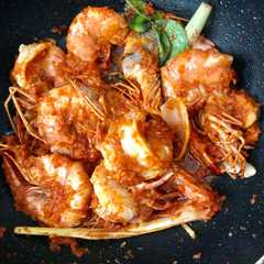 Sambal Goreng Udang (Pedas, Asam, dan Manis) রেসিপির প্রধান ছবি