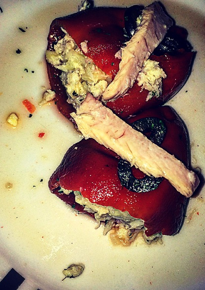Una foto de Pimientos rellenos de bacalao a la dorada