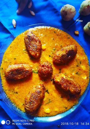 A picture of Sweet corn kofta curry.