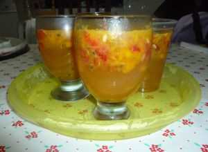 Una foto de Gelatina de maracuyá