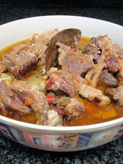 Una foto de Zarzuela de carne de ternera, panceta y costillas de cerdo al coñac