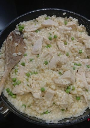 A picture of Chicken rissotto.
