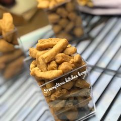 A picture of Chin chin.