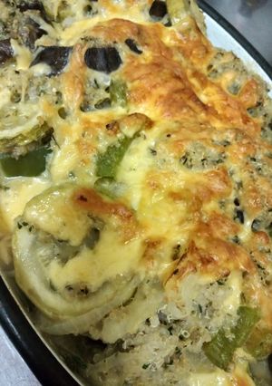 Una foto de Quinoa y verduras Gratinadas económico y saludable