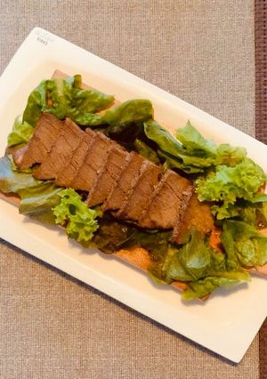 A picture of Microwave Oil-Cooked Veal Roast.