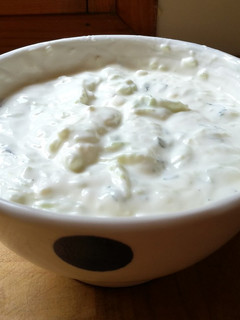 Una foto de Tzatziki griego