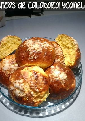 Una foto de Bollos Suizos de Calabaza y Canela