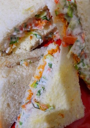 A picture of Veg mayonnaise sandwich.