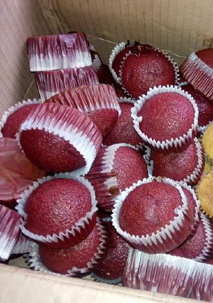 A picture of Red velvet cupcakes.