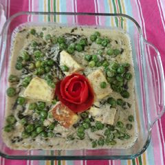 A picture of Fenugreek leaves paneer with green peas cream/ methi chaman.