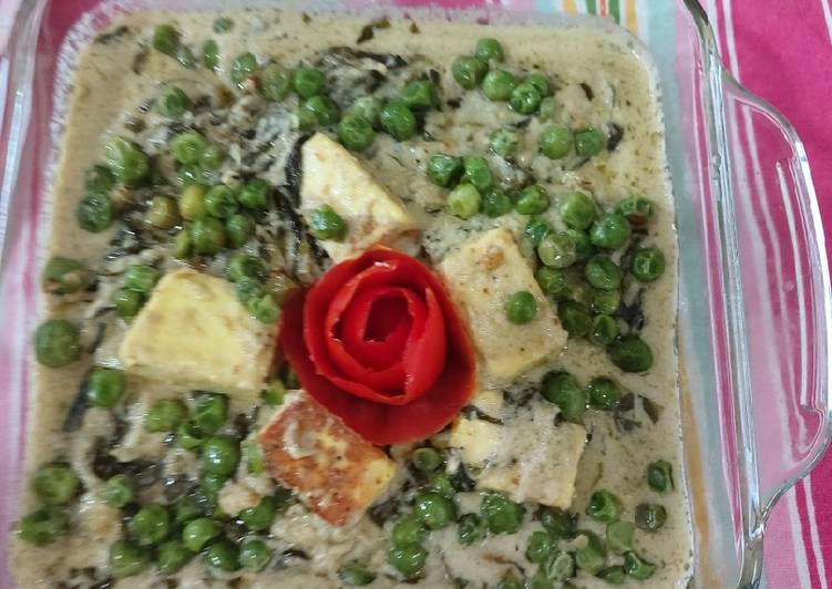 Recipe of Super Quick Homemade Fenugreek leaves paneer with green peas cream/ methi chaman