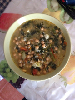Una foto de Potaje de garbanzos con bacalao de castilla