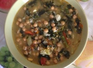 Foto principal de Potaje de garbanzos con bacalao de castilla