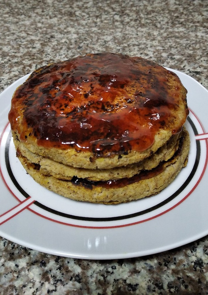 Una foto de Hotcakes veganos de bagazo de almendras, banana y avena 🥞 :)