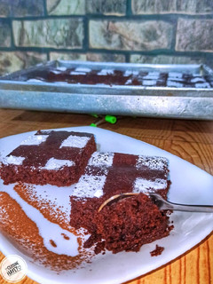 صورة لوصفة كيكة اقتصادية بدون بيض تحضر في 5 دقائق 🍰😋