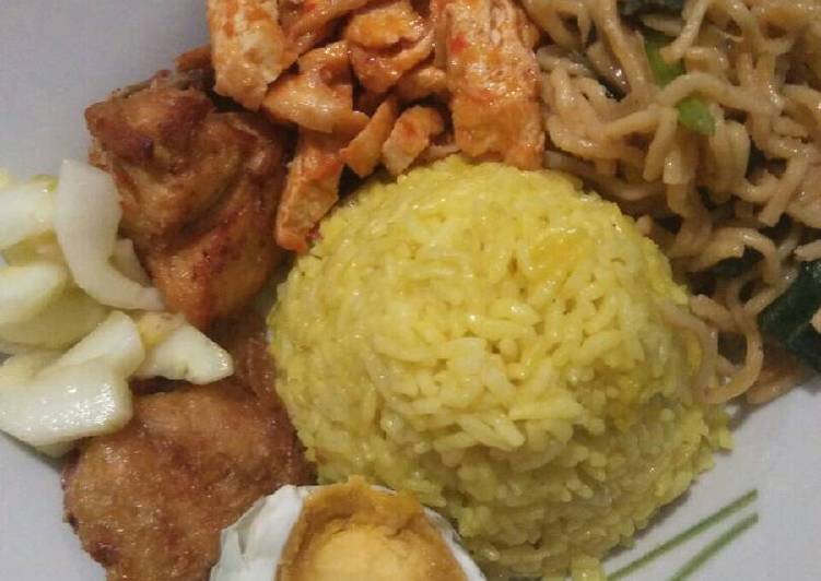 Nasi Kuning Gurih Merona