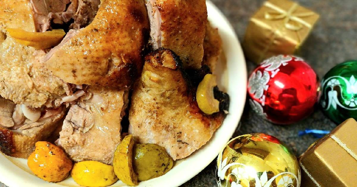 Утка запеченная с айвой и яблоками. Утка запеченная с айвой и яблоками