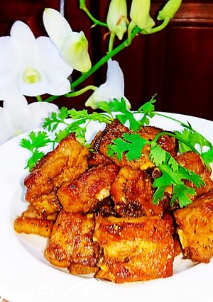 Hình của món Sườn Non Rim Mặn.