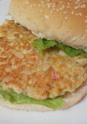 Una foto de Hamburguesas arroz y kanikama 