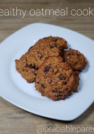 A picture of Healthy oatmeal cookies.