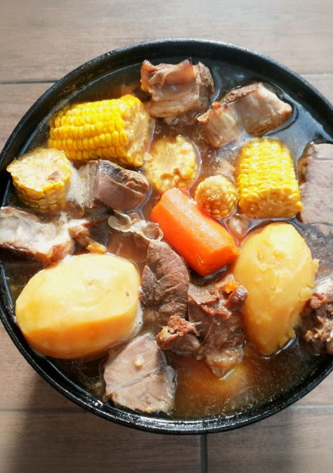 Una foto de Guiso de osobuco y legumbres