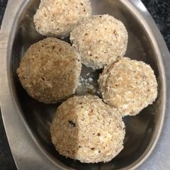 A picture of Dry fruits ladoo.