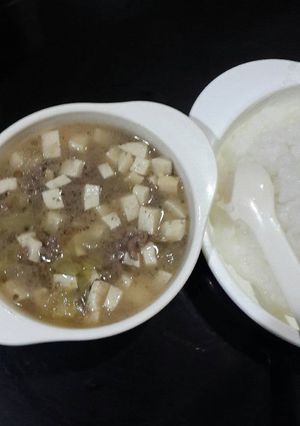 Foto resep Bubur plus Tahu Sapi masak Kuah MPASI 1 thn