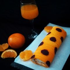 A picture of Orange Roll Cake.