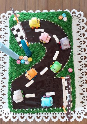 Una foto de Torta pista de autos 🏁número 2🏁