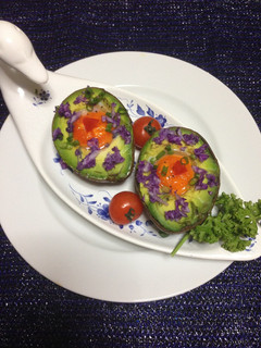 Una foto de Palta (aguacate) al Horno con huevo!!